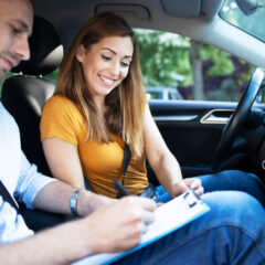 Poradnik dla nowych kierowców: jak bezpiecznie rozpocząć przygodę z prowadzeniem samochodu